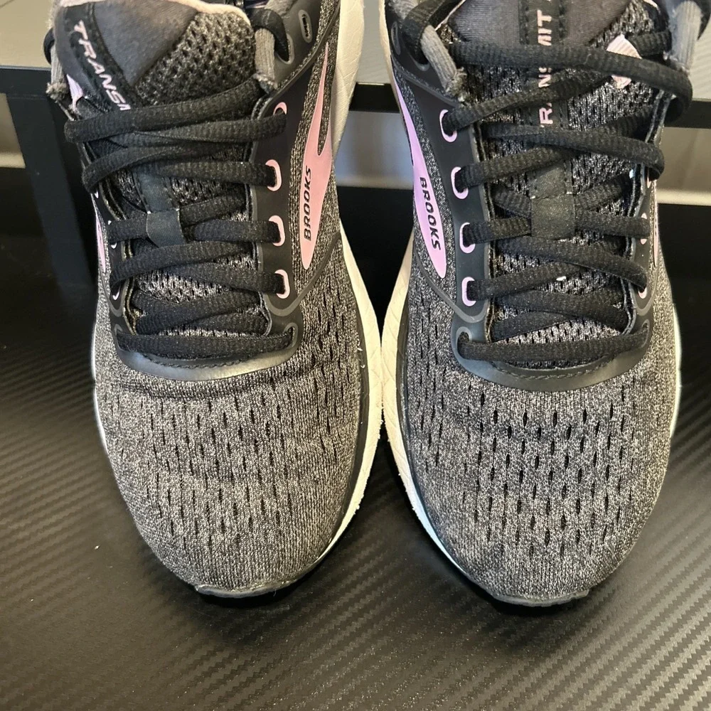 Brooks Transmit 3 Women's SIZE‎ 8.5 Medium Gray Mesh Lace Up Running Shoes